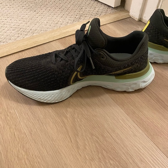 Nike | React Infinity Run Flyknit 3 | Men’s | 10.5 - Picture 4 of 8